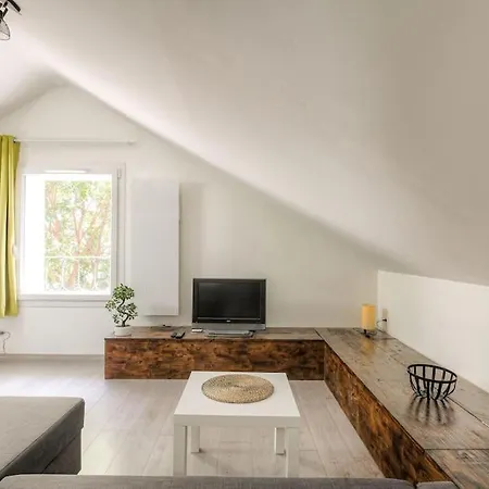 Apartment Loft Dans Maison De Ville,
